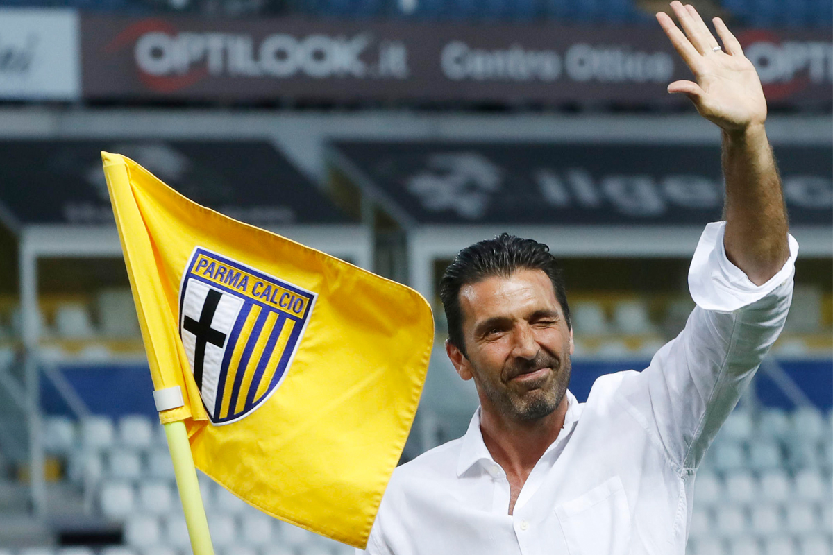 44 yaşındaki Gianluigi Buffon, Parma ile sözleşmesini uzattı