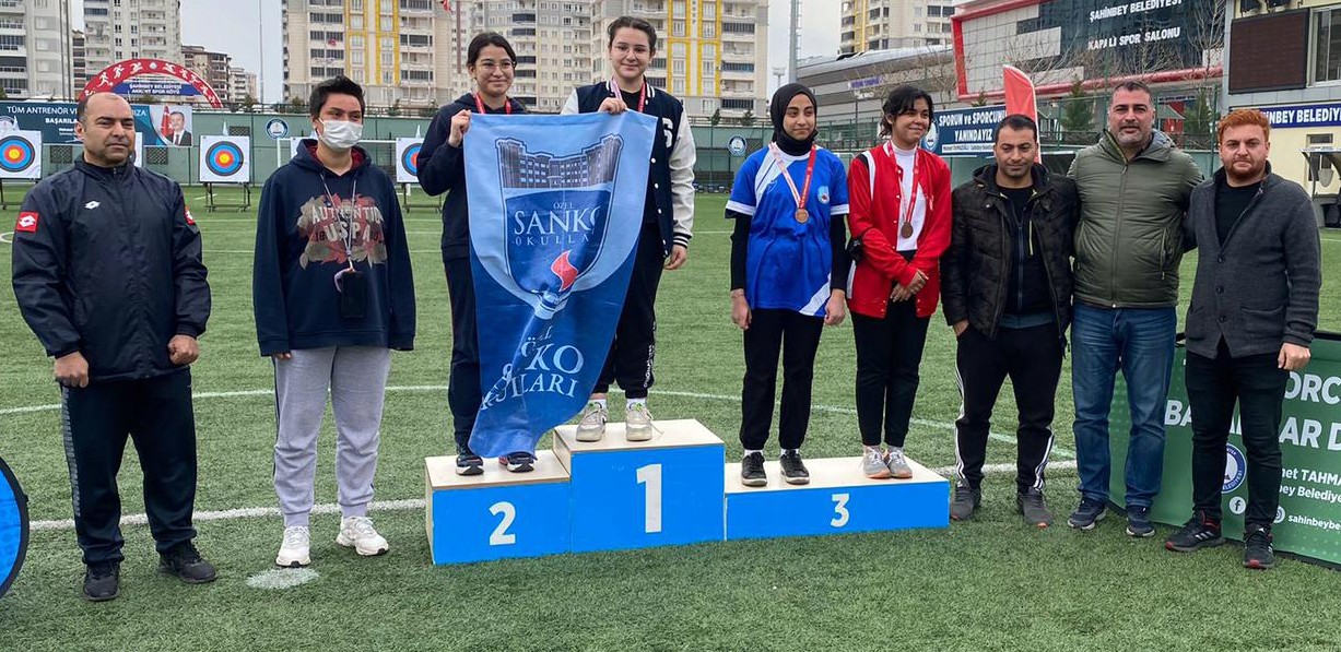 Sanko Okulları öğrencileri okçulukta 2 madalya kazandı