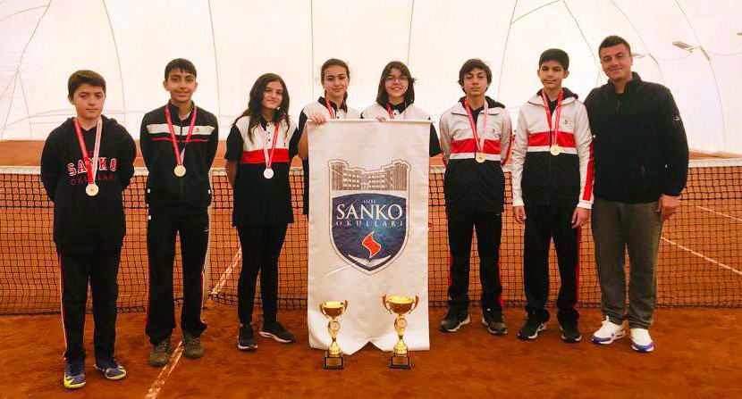SANKO Okulları öğrencilerinin tenis başarısı