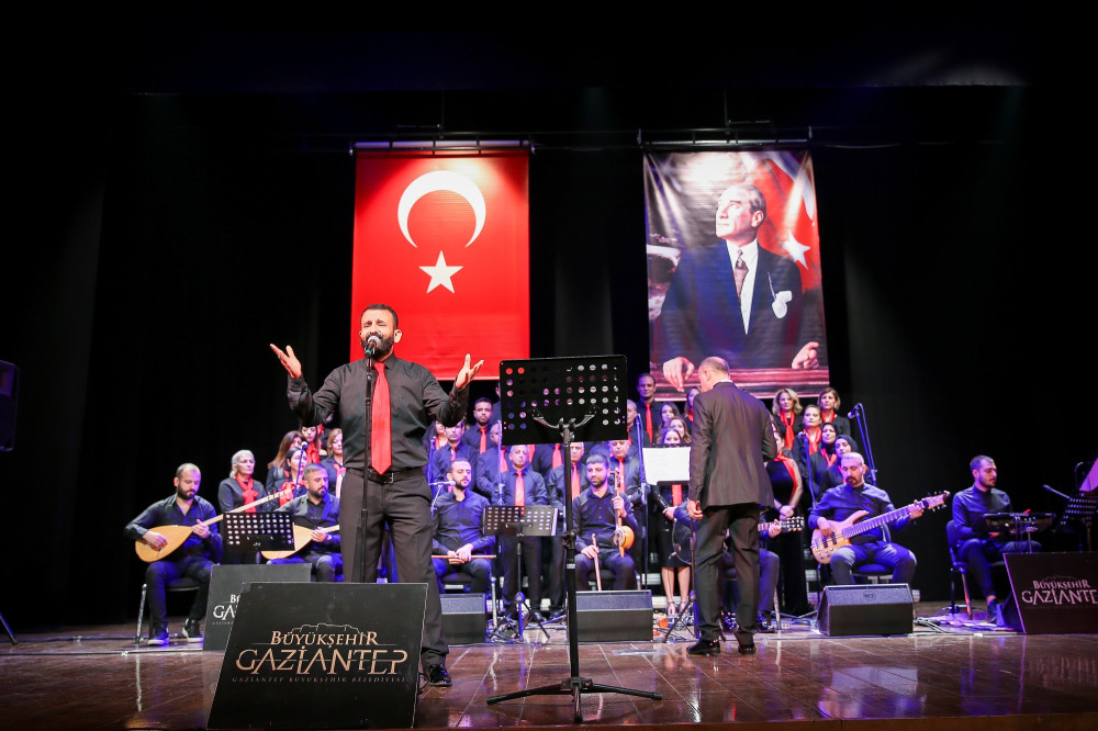 Büyükşehir Türk Halk Müziği Korosu Yöresel Türküleri Seslendirdi 