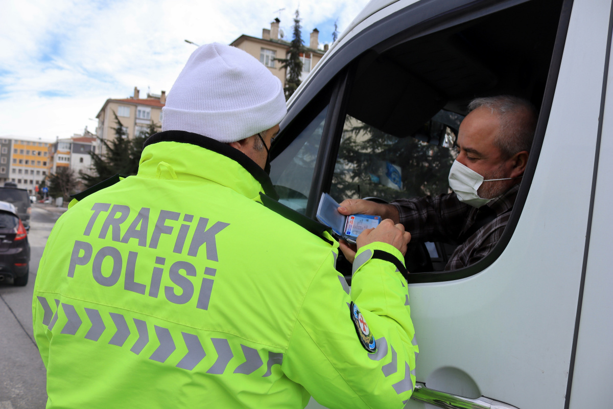 Sürücü belgelerinin değişiminde son tarih 31 Aralık