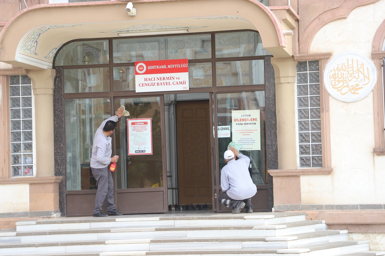 Şehitkamil’de camilere bayram temizliği