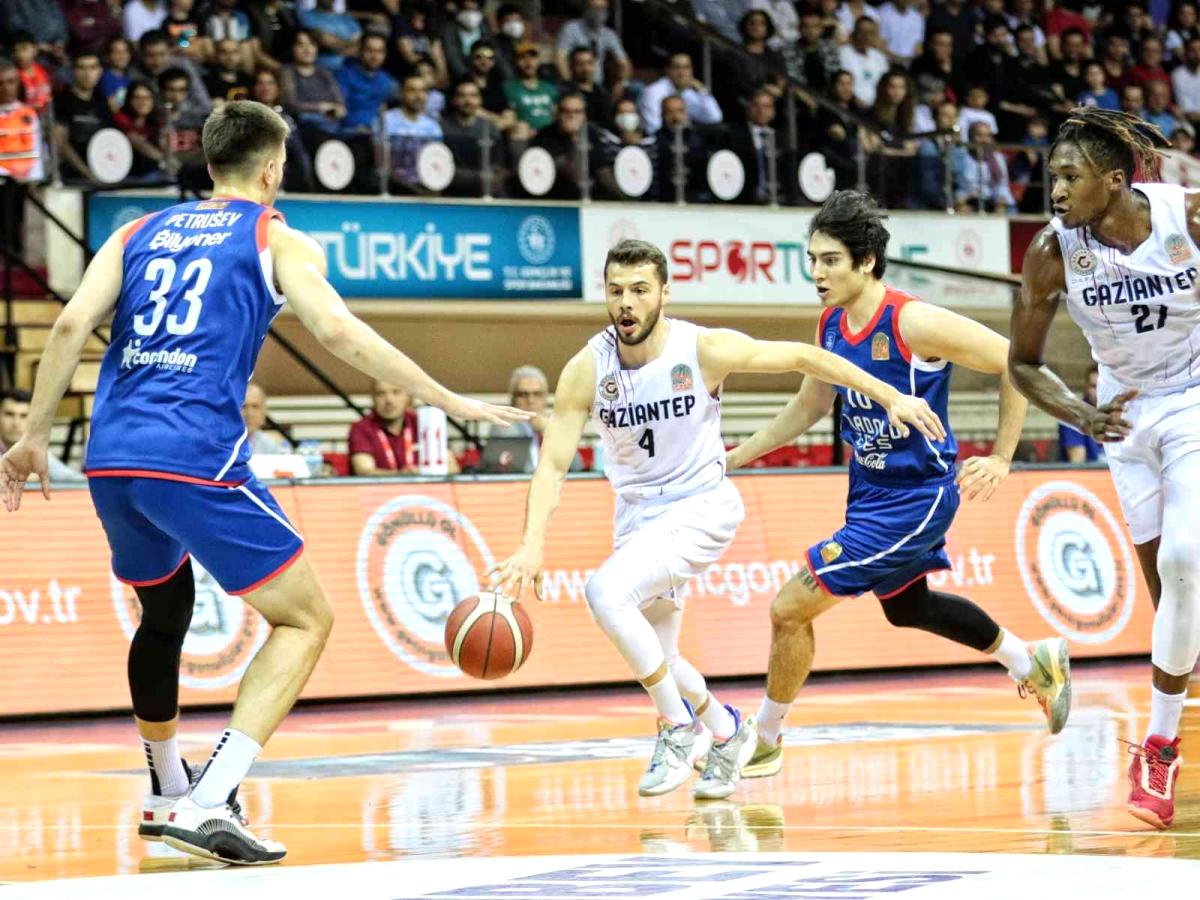 Gaziantep Basketbol: 78 Anadolu Efes: 69