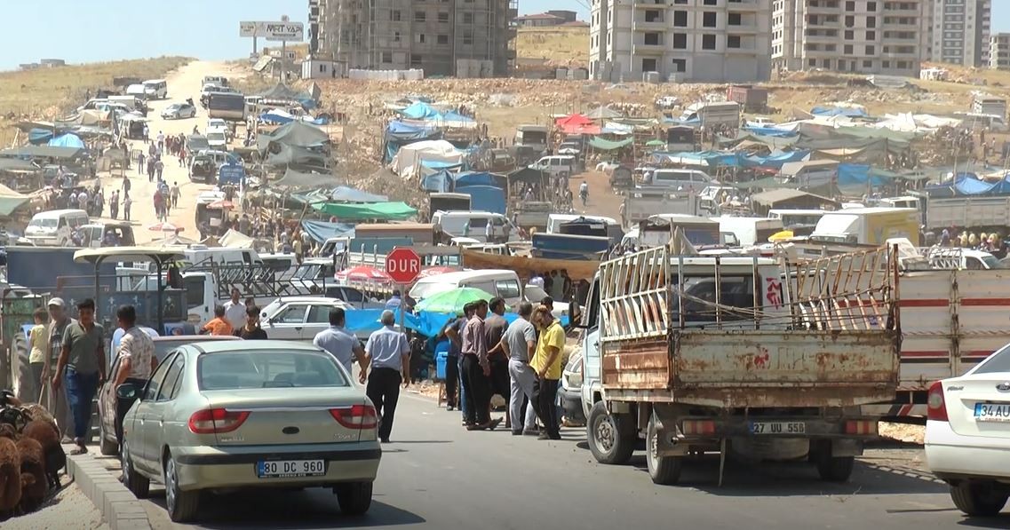Gaziantep’teki kurban pazarlarında arife günü yoğunluğu yaşandı