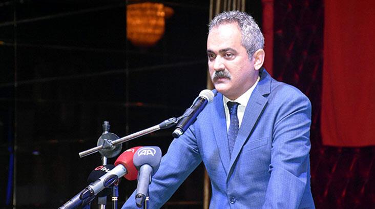 Bakan Özer: Hiç kimseden kayıt için devlet okullarında bağış alınamaz