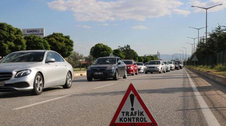 Tatilciler dönüş yolunda! İşte trafikte son durum