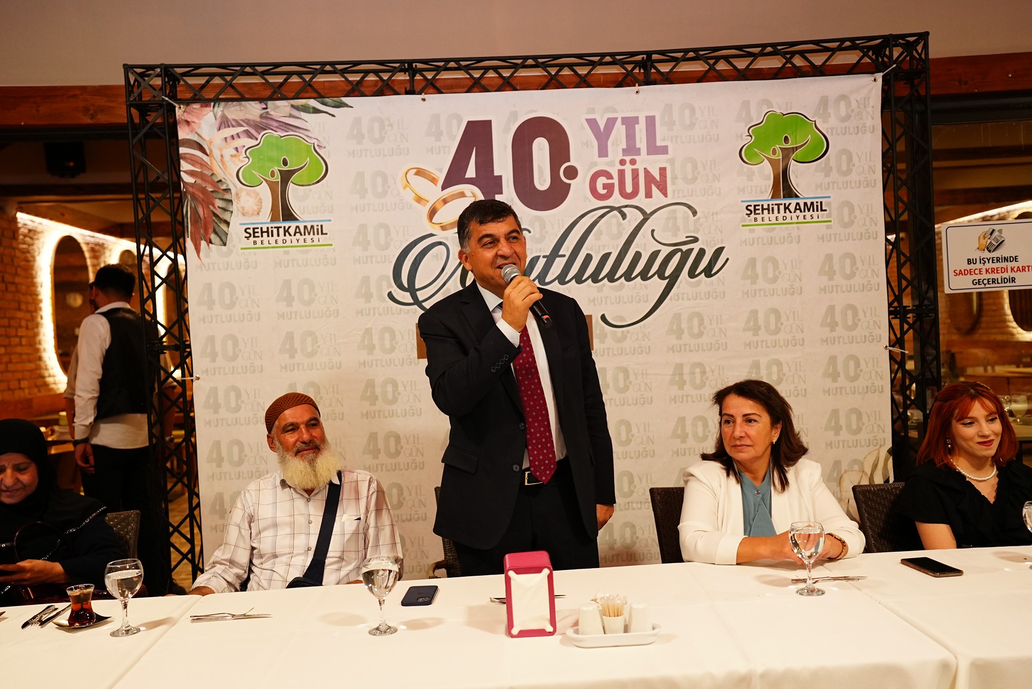 40 yılın deneyimi 40 günlük evli çiftlere aktardılar