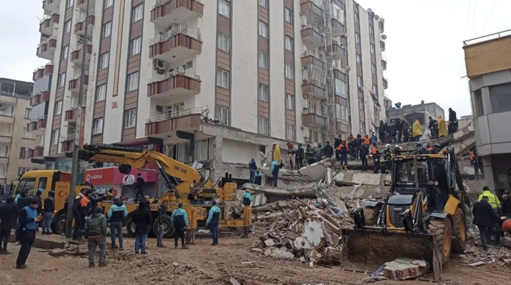 O APARTMAN 51 KİŞİYE MEZAR OLDU