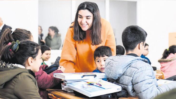 202 bin depremzede öğrenci nakledildi