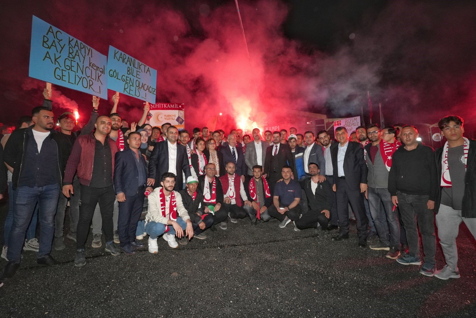 Fadıloğlu ile Gül, Gençlik Kampı’ndaki gençlerle buluştu