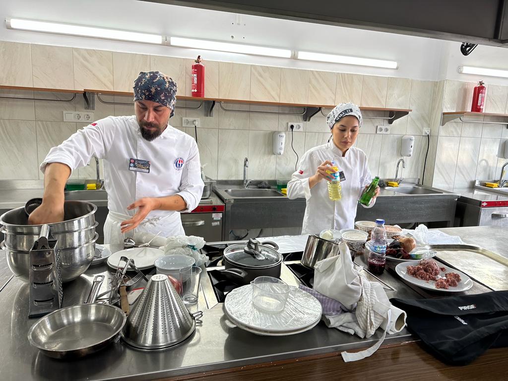 GAÜN Gastronomi ve mutfak sanatları öğrencilerinin başarıları devam ediyor