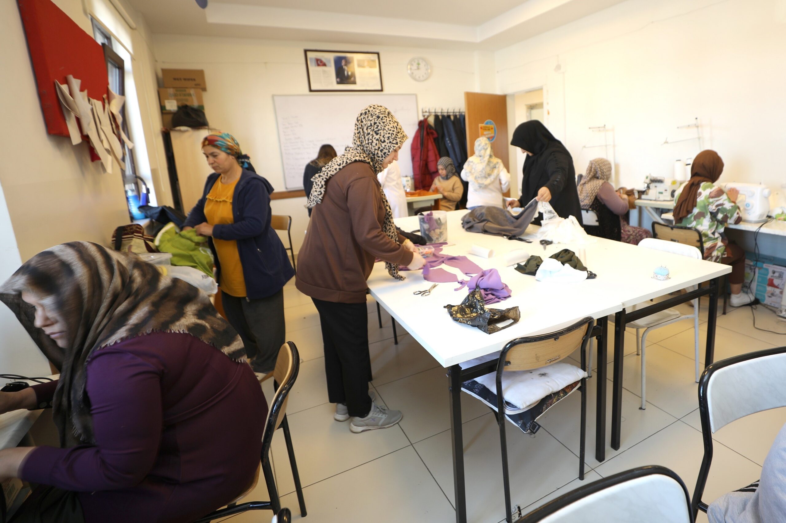 ŞEHİTKAMİLLİ KADINLARDAN GİYİM KURSUNA YOĞUN TALEP