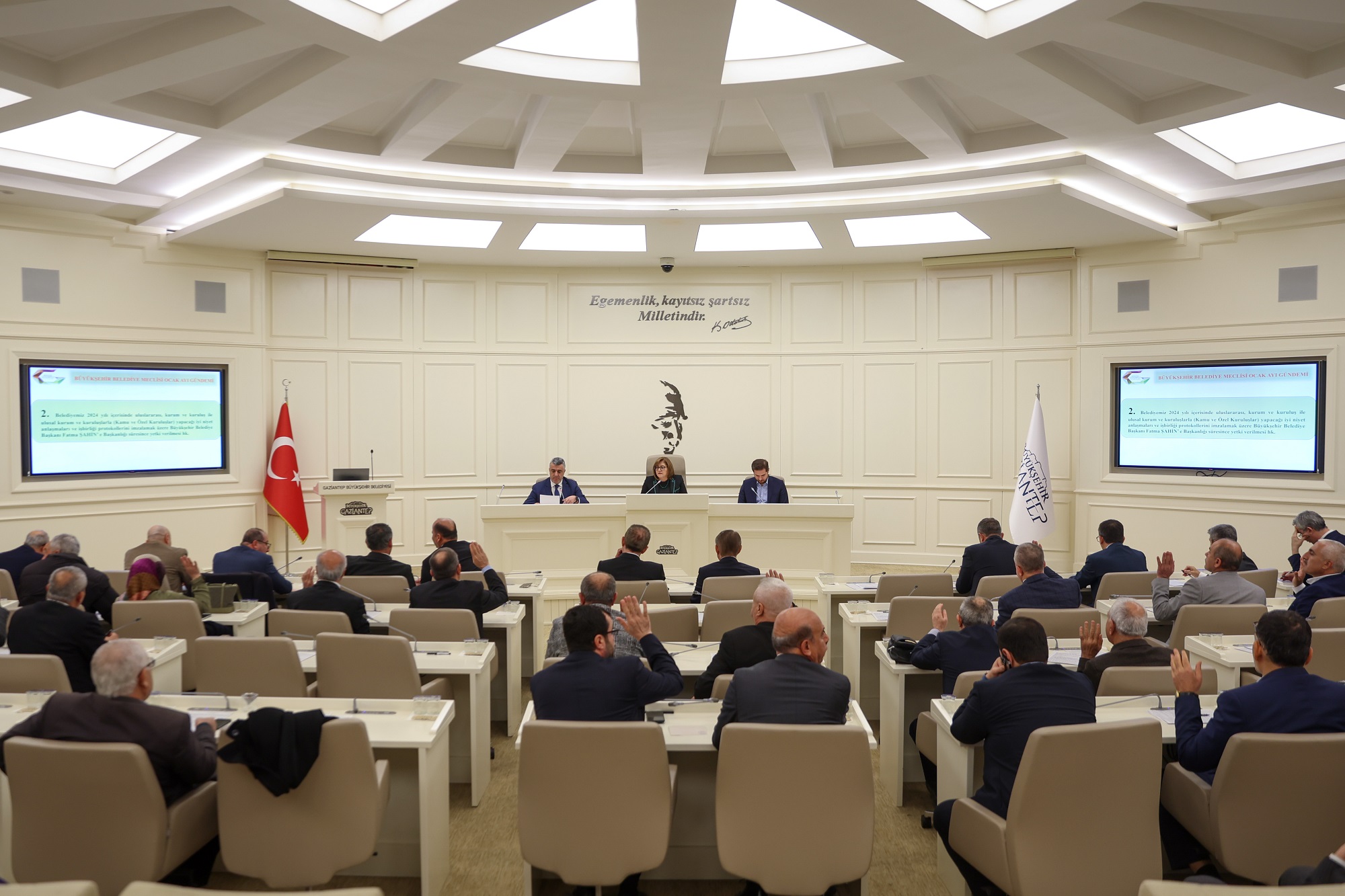 DEPREMDEN ETKİLENEN NURDAĞI VE İSLAHİYE’DEKİ ÜNİVERSİTE ÖĞRENCİLERİNE NAKDİ DESTEK SAĞLANACAK