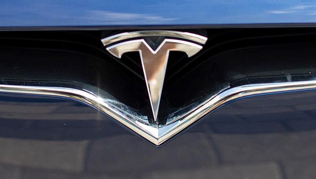 Tesla 2,2 milyon aracını geri çağırıyor