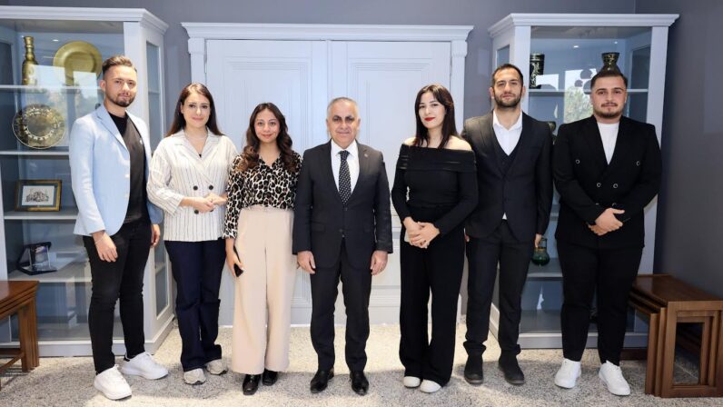 GAÜN’DE 6 ŞUBAT DEPREMLERİNE DAİR BİLİMSEL DERLEME ÇALIŞMASI REKTÖRE TAKDİM EDİLDİ