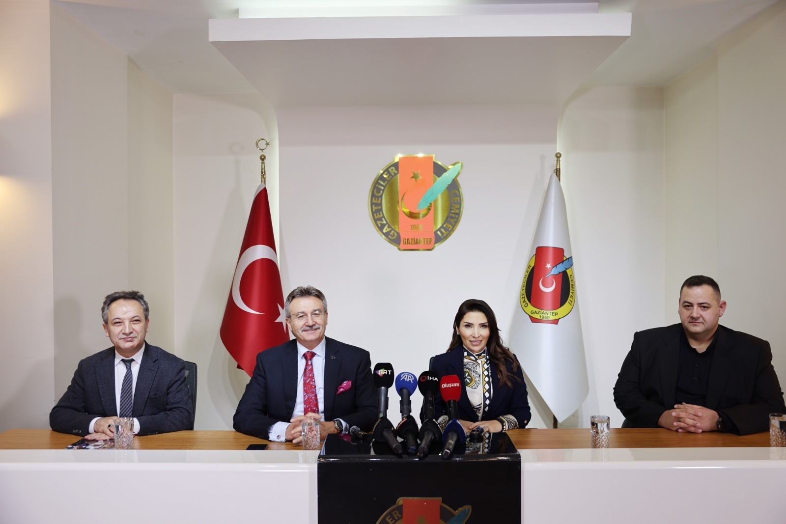 Kürşad Tüzmen: Fakirleşen komşularla ticaret kaçınılmaz