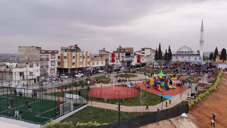 Gaziantep Büyükşehir tarafından yapılan Mithat Paşa Parkı açıldı