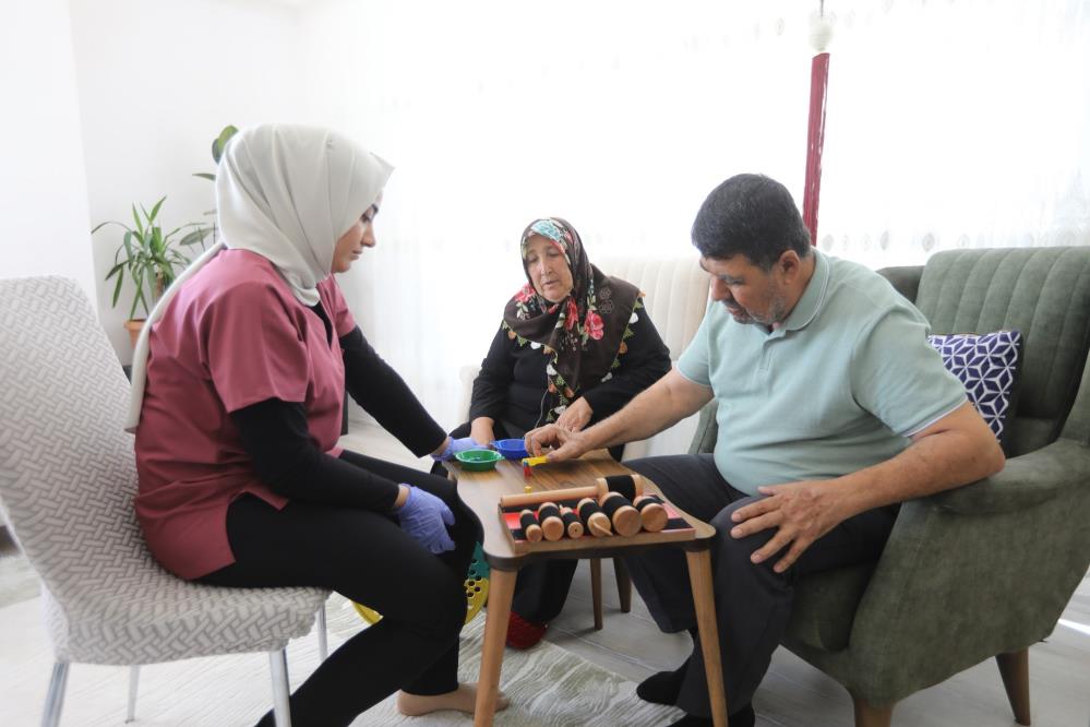 Gaziantep Büyükşehir’den evde fizik tedaviyle hayata dokunan hizmet