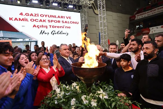 Kamil Ocak Spor Salonu, 4. Gazi Oyunlarıyla kapılarını açtı