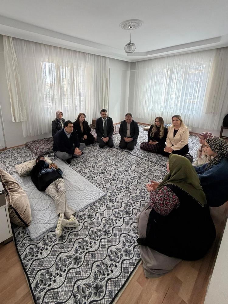 Yılmaz’dan çocuklara moral ziyareti