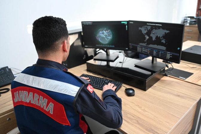 Gaziantep’te 2 milyar TL’lik siber dolandırıcılık operasyonunda 16 kişi tutuklandı