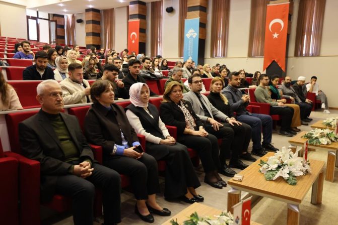 HKÜ’de “Modern Hayatın Ritmine Karşı Ramazan’ın Ruhu” konferansı düzenlendi