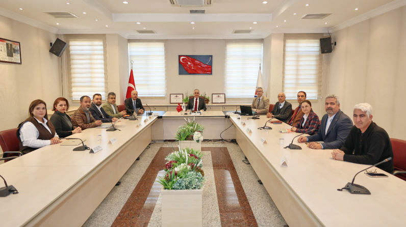 REKTÖR PROF. DR. DOĞAN, MESLEK YÜKSEKOKULU MÜDÜRLERİYLE BİR ARAYA GELDİ