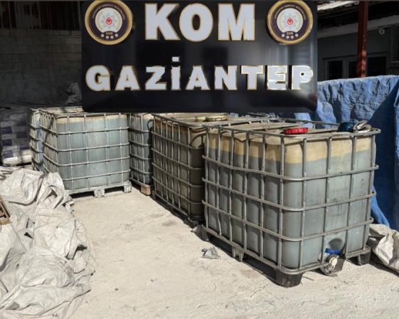 Gaziantep’te 7 bin litre gümrük kaçağı akaryakıt ele geçirildi