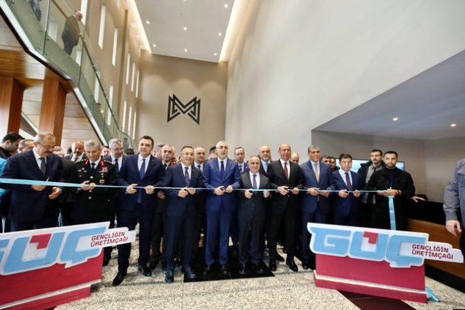 BAKAN IŞIKHAN’IN KATILIMIYLA GAÜN’DE İPEK YOLU KARİYER FUARI AÇILDI