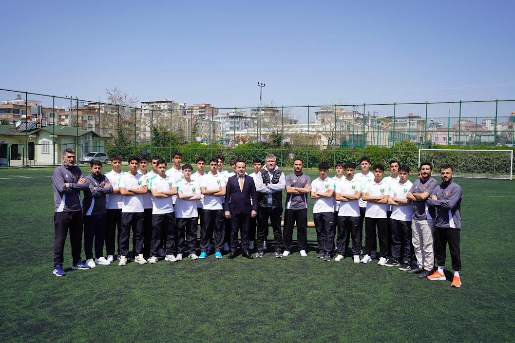 ŞEHİTKAMİL BELEDİYESPOR U16 TAKIMI ŞANLIURFA YOLCUSU   KIRMIZI SİYAHLILARDA HEDEF ÜST TUR