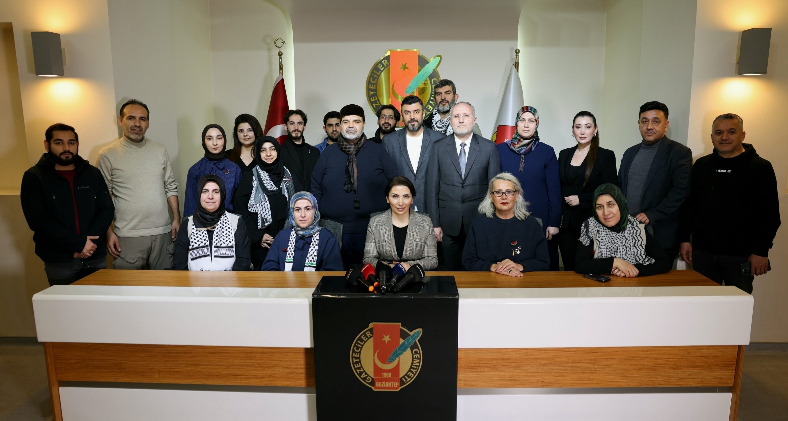 Aktivistler GGC’de buluştu: “Hakikatin sesi kısılmaz!”