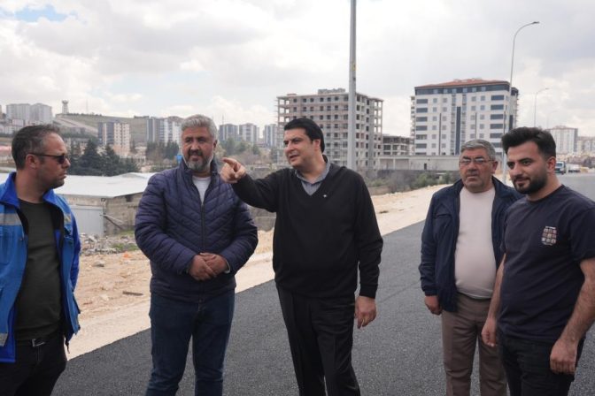 Yılmaz, asfalt çalışmalarını yerinde inceledi