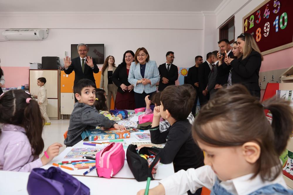 Şahin, “şehrim okulum” projesi kapsamında velilerle buluştu