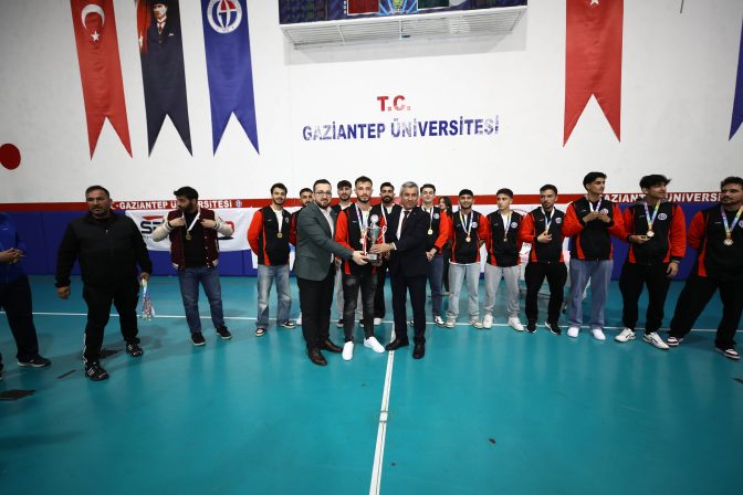 GAÜN, ÜNİLİG SALON FUTBOLU ELEME GRUPLARINI LİDER TAMAMLADI