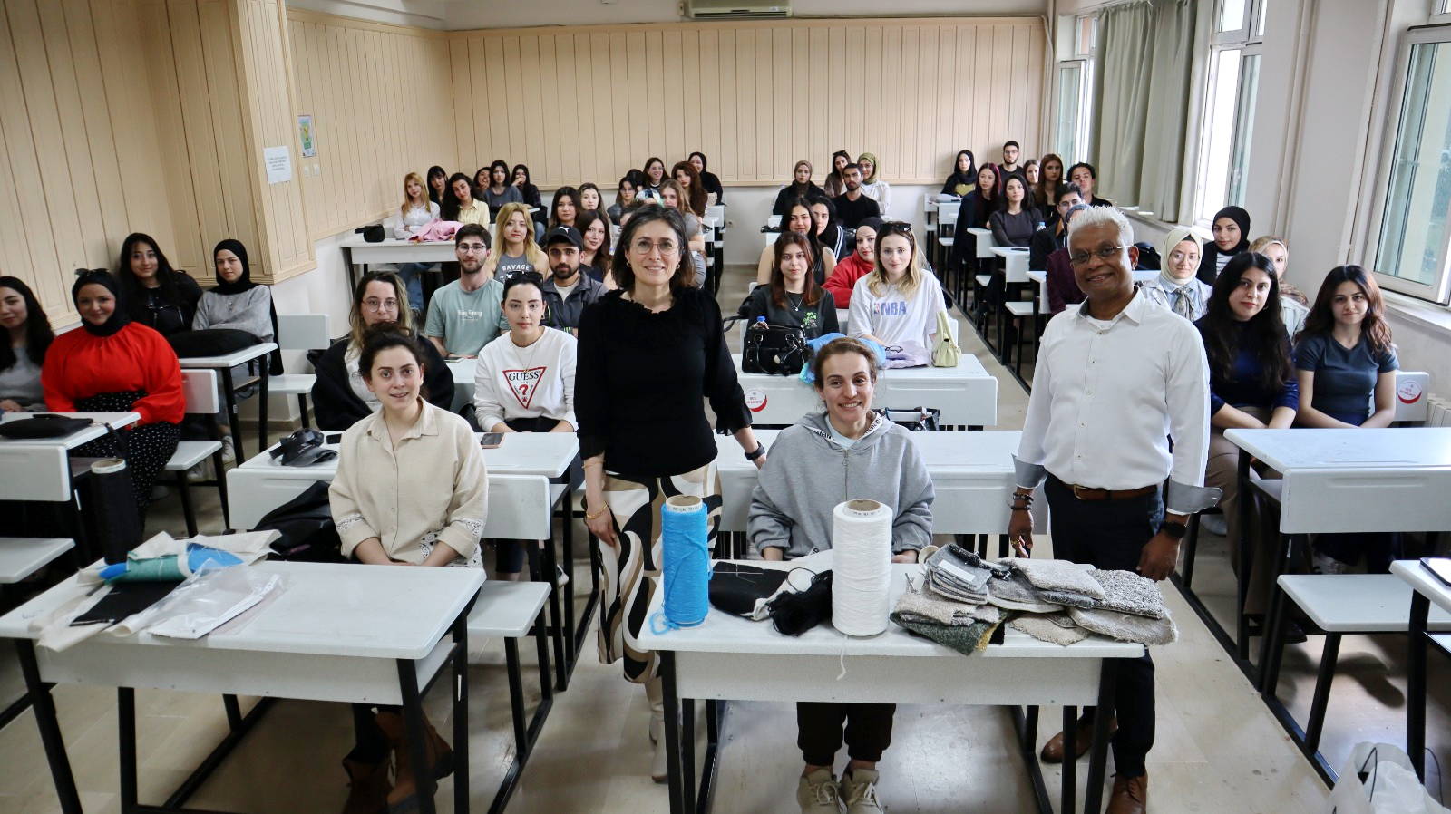 GAÜN’DE HALI SEKTÖRÜNE YÖNELİK KONFERANS DÜZENLENDİ