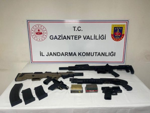 Gaziantep’te 23 adet ruhsatsız silah ele geçirildi: 19 gözaltı