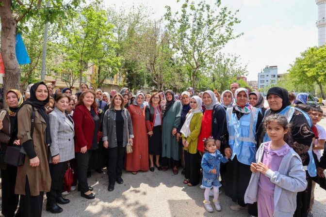 Fatma şahin, 25 Aralık mahallesi sakinleriyle bayramlaştı