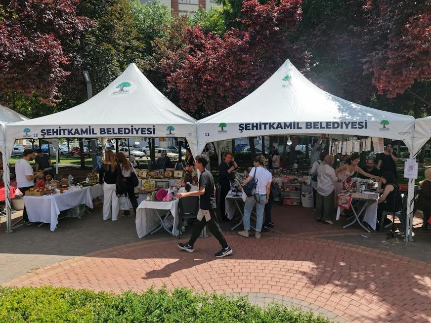 ŞEHİTKAMİL’DE ÜRETEN KADINLARA BÜYÜK DESTEK  ÜRETİCİ KADIN KERMESİ BAŞLADI