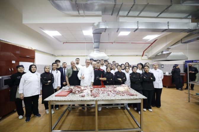 GİBTÜ’de geleceğin şefleri usta isimle buluştu