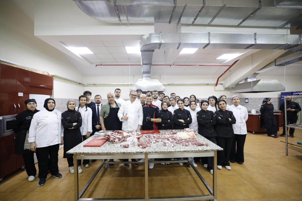 GİBTÜ’de geleceğin şefleri usta isimle buluştu