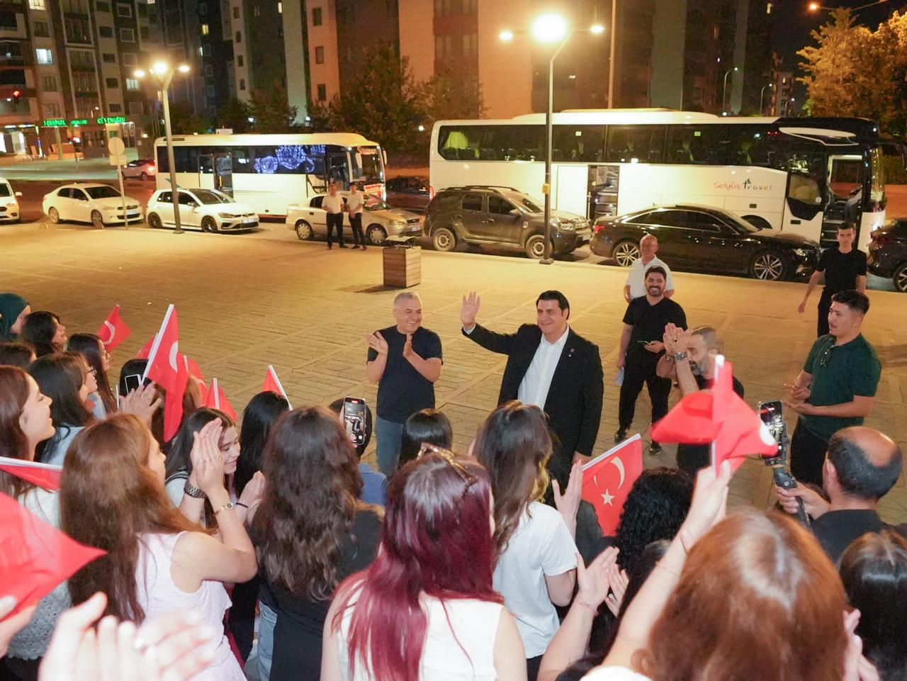 ŞEHİTKAMİL’İN GENÇLERİ ANKARA’YA ÇIKARMA YAPTI