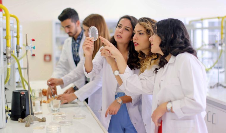 GAÜN’DE ÜÇ MÜHENDİSLİK PROGRAMININ MÜDEK AKREDİTASYONU UZATILDI