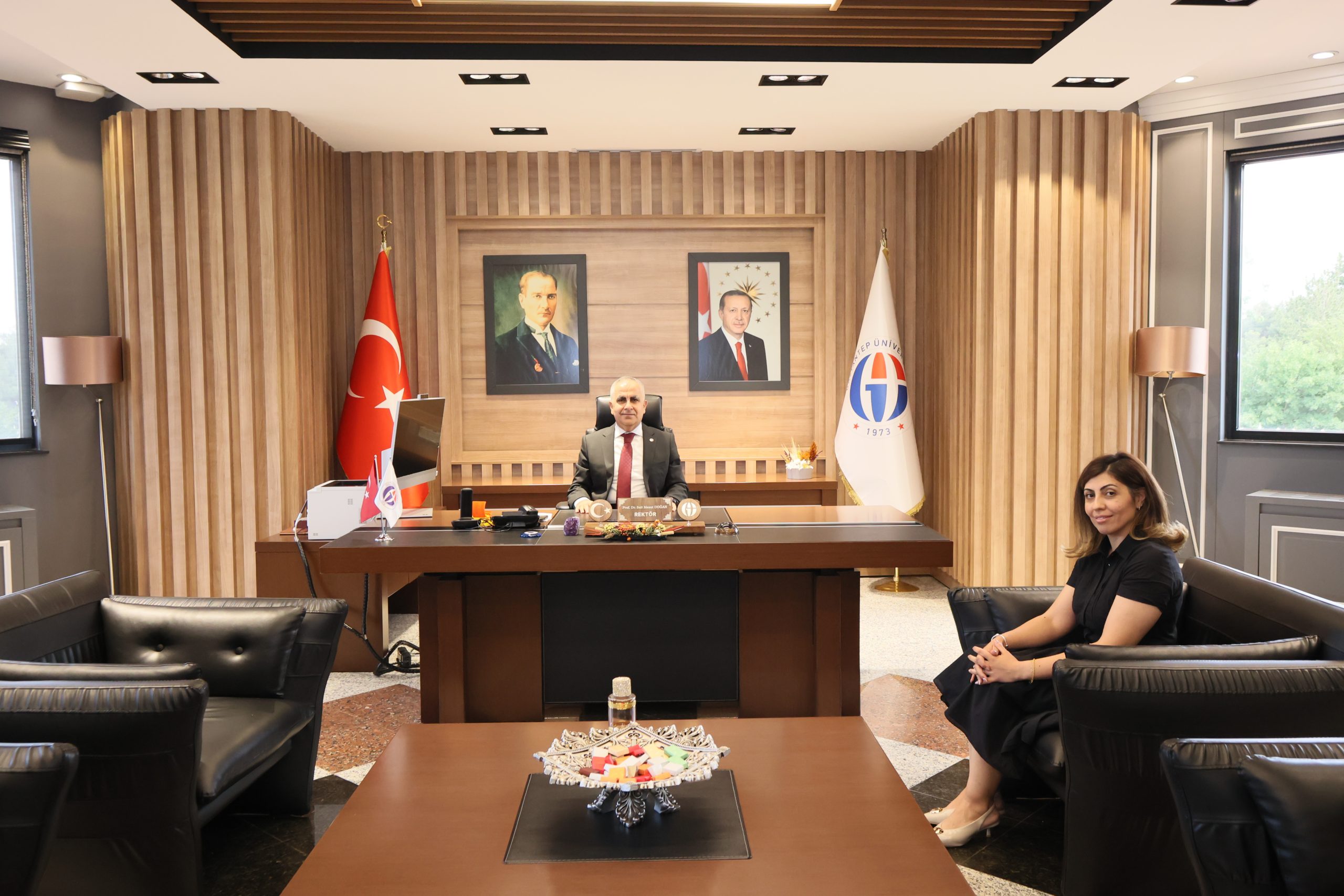 REKTÖR DOĞAN, TÜBİTAK PROJE YÜRÜTÜCÜSÜ PROF. DR. TUĞBA HAN ŞİMŞEKLER DİZMAN’I KABUL ETTİ