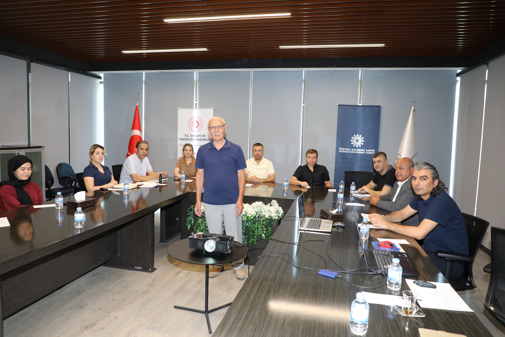 İLK AŞAMADA PERSONELE EĞİTİM