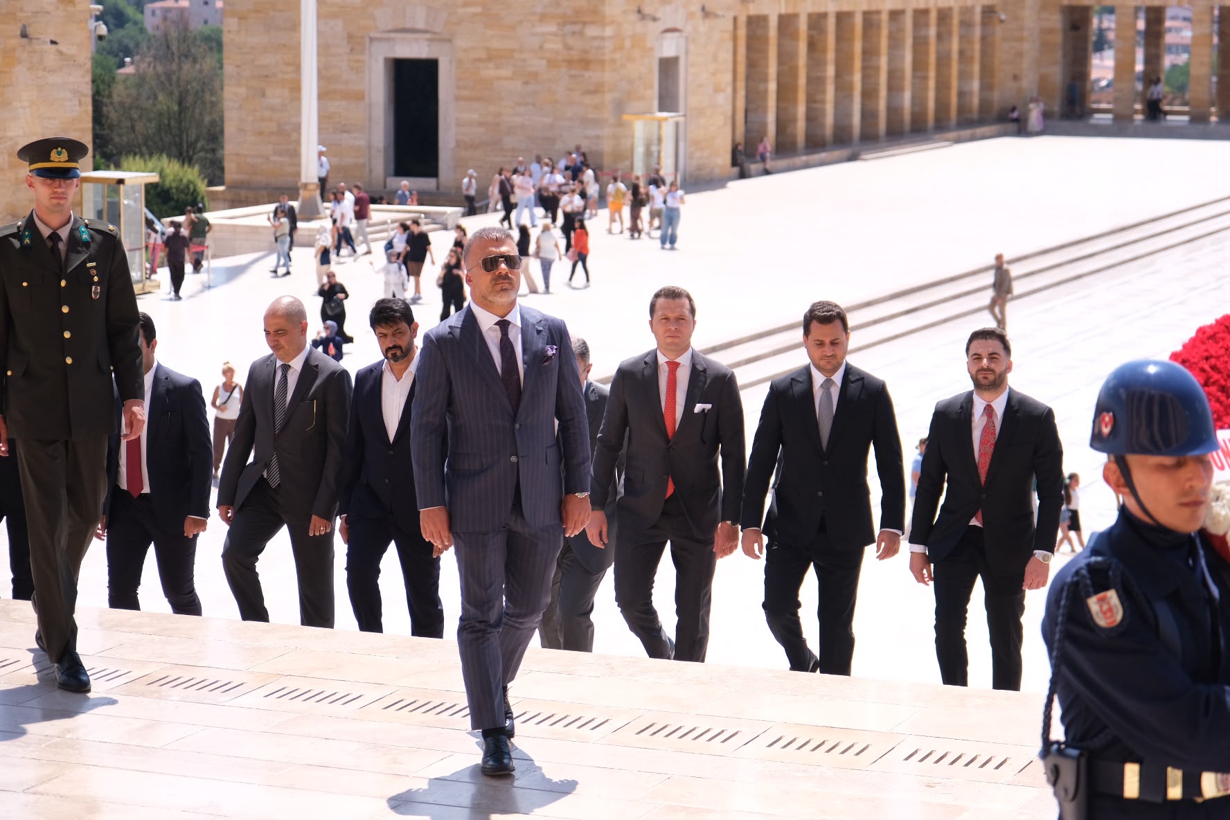 Başkan Kadooğlu Anıtkabir Özel Defteri’ni İmzaladı
