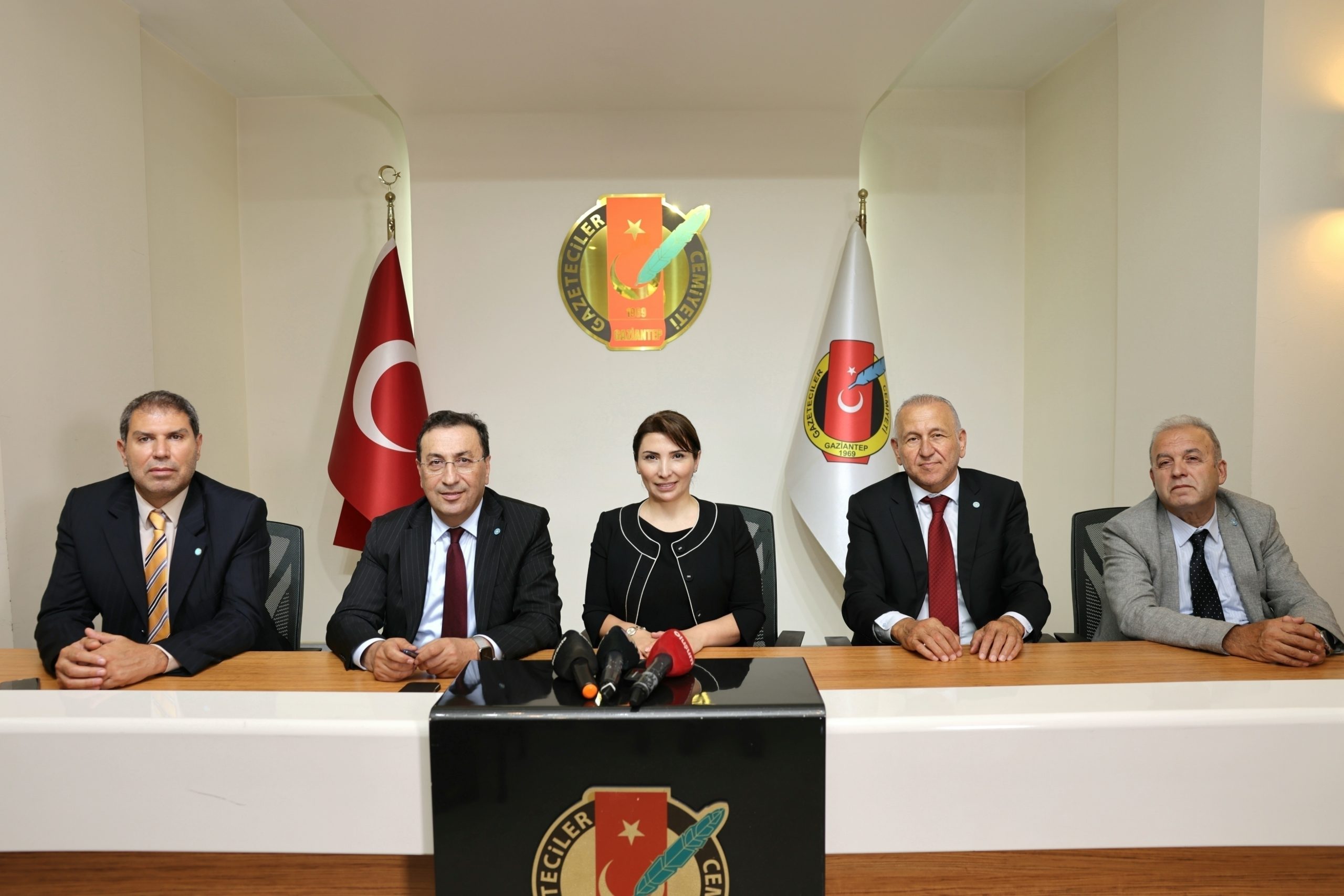 GGC BAŞKANI MERAL AY: “TÜM PARTİLERE EŞİT MESAFEDEYİZ”