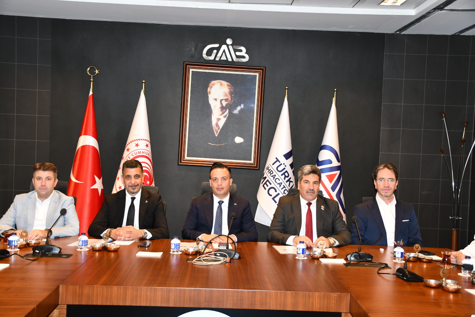 Türk Halısı Dünyanın Zirvesinde; Türkiye’den 8 Ayda 1,7 Milyar Doları Aşan İhracat