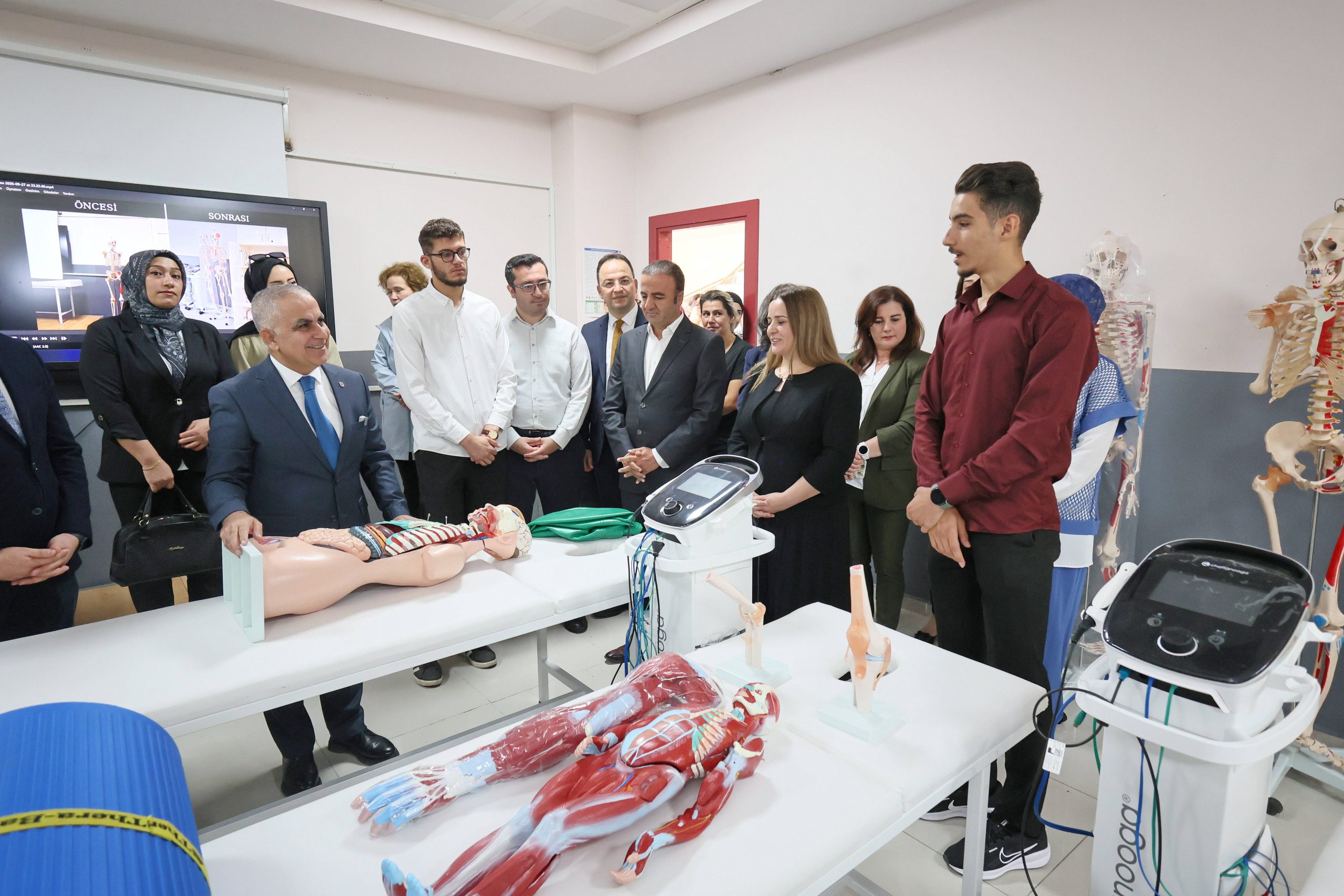 GAÜN SAĞLIK HİZMETLERİ MYO’DA YENİLENEN UYGULAMA LABORATUVARLARI AÇILDI