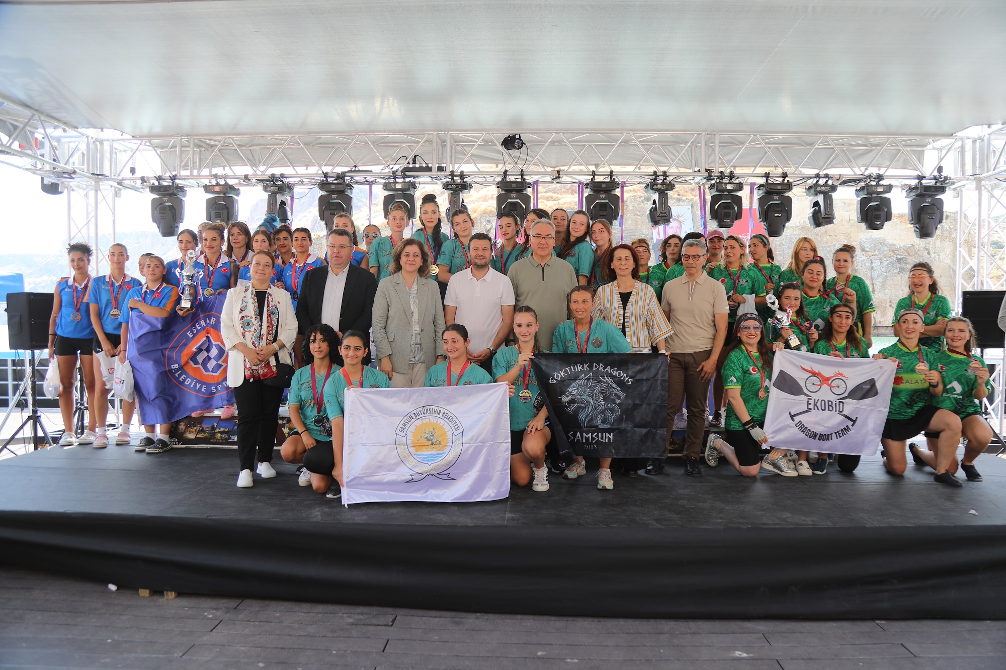 RUMKALE’DE DRAGON BOT ŞAMPİYONLARI KUPALARINA KAVUŞTU