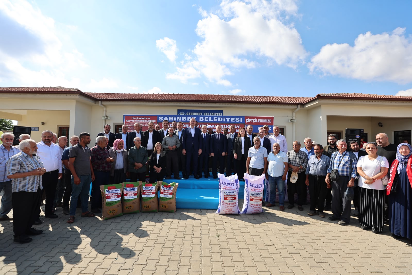 ŞAHİNBEY BELEDİYESİ ÇİFTÇİLERE DESTEĞİNİ SÜRDÜRÜYOR